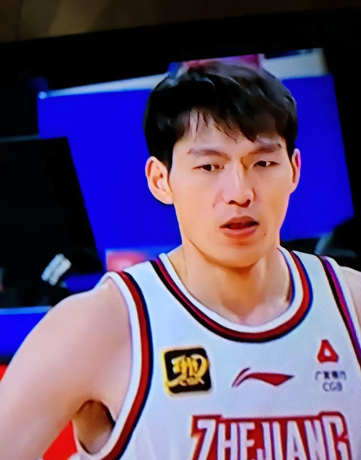 电竞投注-今晚欧联焦点战，俄克拉荷马雷霆队长鼓劲，气氛紧张，球探报告显示潜力的简单介绍